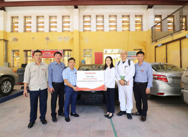 TRƯỜNG CAO ĐẲNG NGHỀ VIỆT – XÔ SỐ 1 TIẾP NHẬN 01 XE Ô TÔ DO CÔNG TY HONDA VIỆT NAM TRAO TẶNG