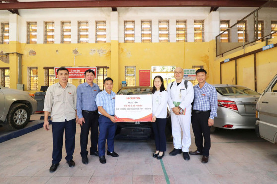 TRƯỜNG CAO ĐẲNG NGHỀ VIỆT – XÔ SỐ 1 TIẾP NHẬN 01 XE Ô TÔ DO CÔNG TY HONDA VIỆT NAM TRAO TẶNG