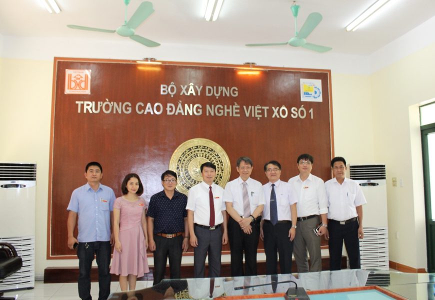 Đoàn công tác trường ĐHKHKT Minh Tân thăm và làm việc tại trường
