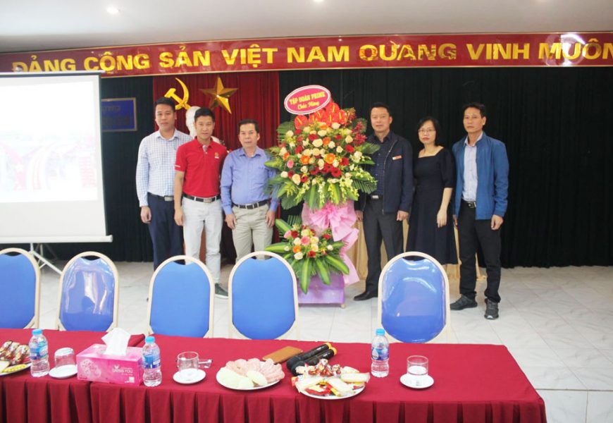 Gắn kết hơn nữa hoạt động giữa nhà trường và doanh nghiệp