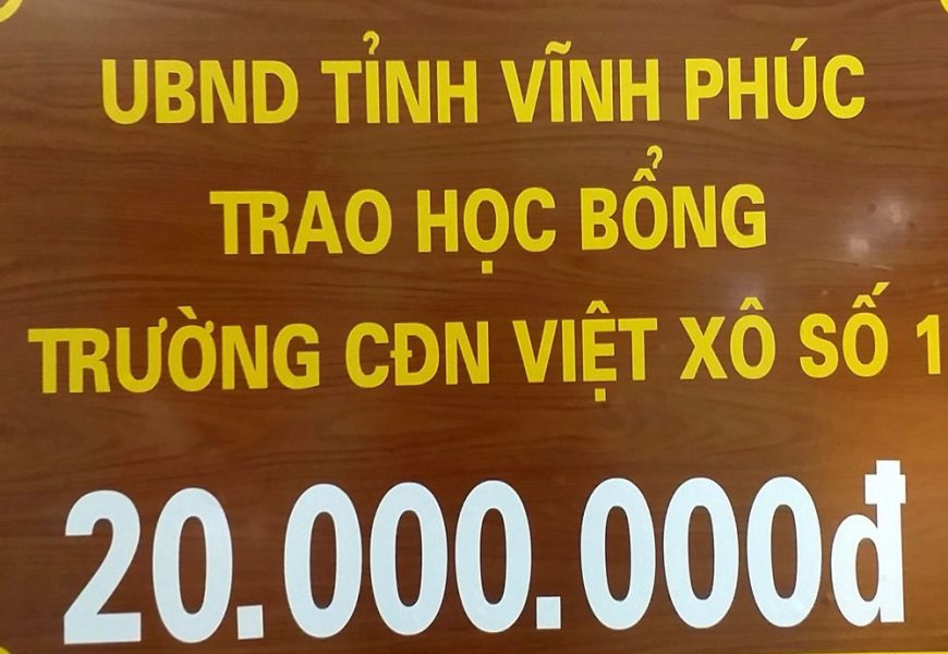 HỘI- QUỸ KHUYẾN HỌC TỈNH VĨNH PHÚC TRAO HỌC BỔNG CHO “HỌC SINH NGHÈO VƯỢT KHÓ”