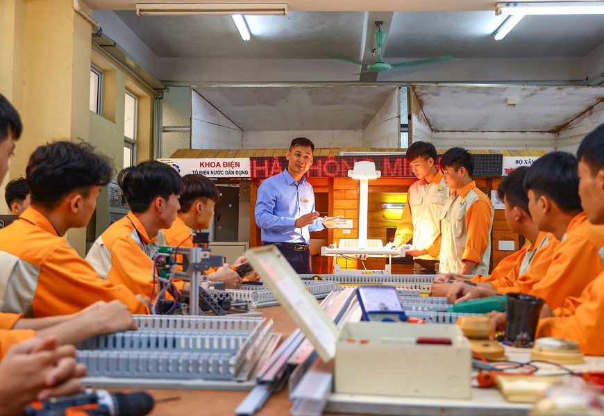 Những người thầy “Giỏi tay nghề – sống cống hiến”
