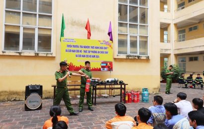 Trường CĐ nghề Việt Xô số 1 tổ chức thành công tuyên truyền, trải nghiệm, thực hành chữa cháy và cứu nạn, cứu hộ năm 2024