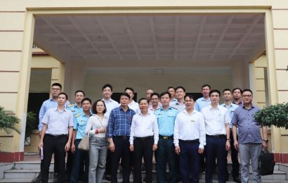 THỨ TRƯỞNG BỘ GIÁO DỤC VÀ ĐÀO TẠO LÊ TẤN DŨNG ĐẾN THĂM  VÀ LÀM VIỆC VỚI TRƯỜNG CAO ĐẲNG NGHỀ VIỆT XÔ SỐ 1