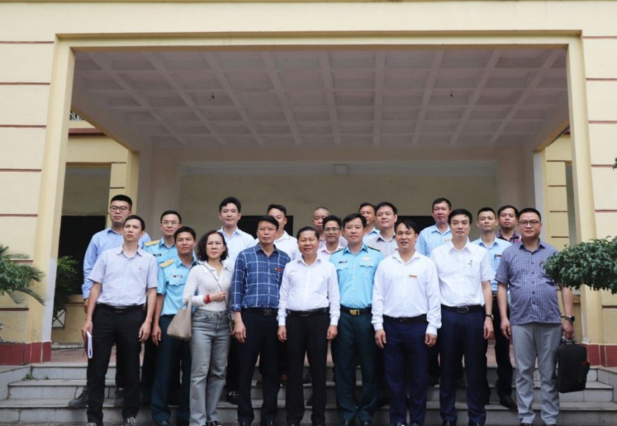 THỨ TRƯỞNG BỘ GIÁO DỤC VÀ ĐÀO TẠO LÊ TẤN DŨNG ĐẾN THĂM  VÀ LÀM VIỆC VỚI TRƯỜNG CAO ĐẲNG NGHỀ VIỆT XÔ SỐ 1
