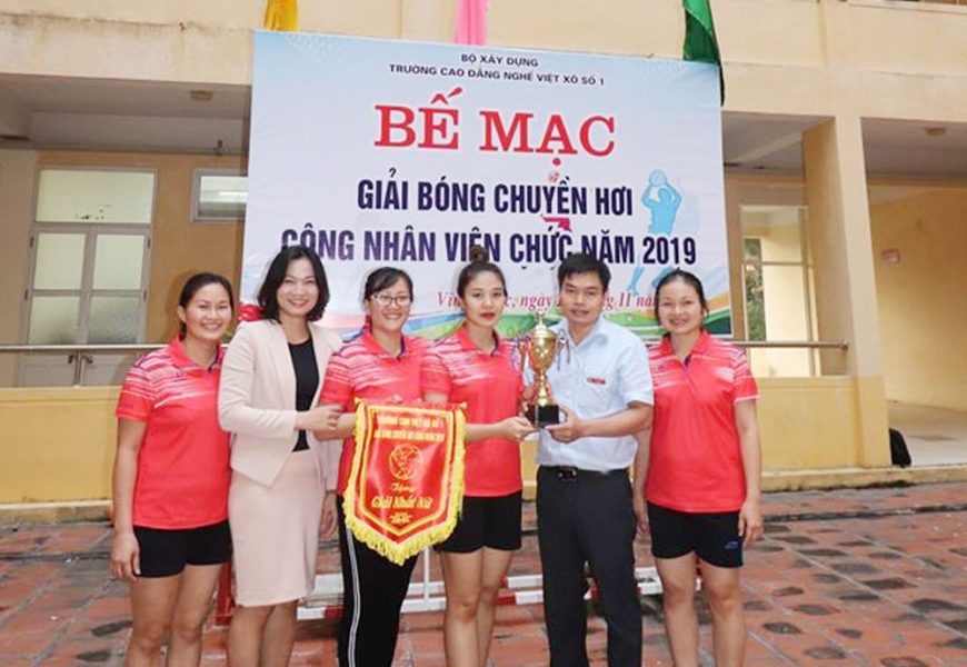 Bế mạc giải bóng chuyền hơi CBVC năm 2019