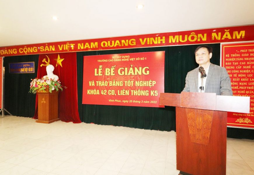 Lễ bế giảng và trao bằng tốt nghiệp khóa 42 Cao đẳng và Liên thông K5