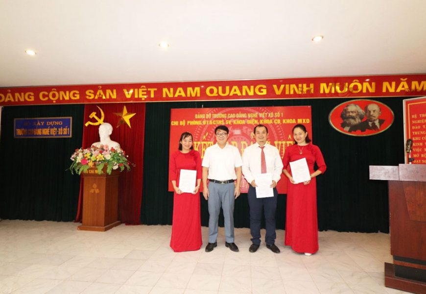 Lễ kết nạp Đảng viên mới