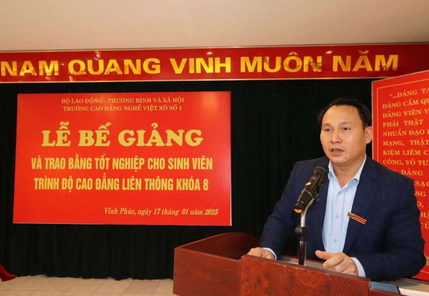LỄ BẾ GIẢNG VÀ TRAO BẰNG TỐT NGHIỆP  CHO SINH VIÊN TRÌNH ĐỘ CAO ĐẲNG LIÊN THÔNG KHÓA 8